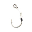 Daiwa Saltiga Assist Single Hook 9/0, krok för jiggning, med vass spets och vit lina, perfekt för fiskeäventyr.