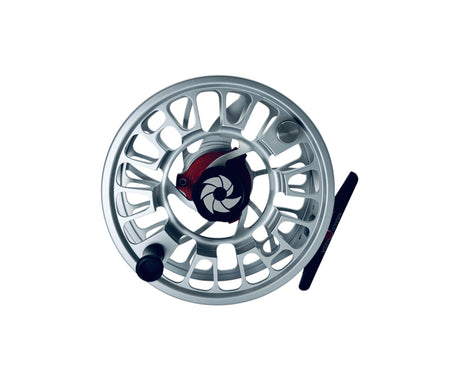 Silver GTR Reel flugfiskerulle med öppen design, svart handtag och röd-svarta detaljer, fotograferad ovanifrån.