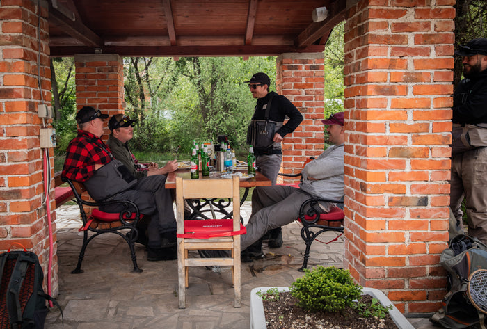 Outside Travels fiskeresa till Bosnien – flugfiske med Team Baitbox och fiskeupplevelser