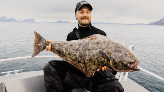 Douglas Dahlberg med hälleflundra, personal Outside Travels 