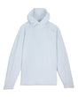 Simms Solarflex Hoody: ljusblå fisketröja med huva, långa ärmar, UPF 50+, tumhål och diskret bröstlogo.