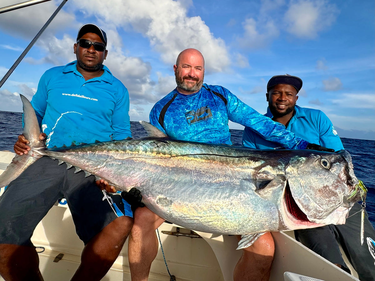 Tung dogtooth tuna fångad på vertikaljigg vid Hawkins Bank, Speed jigging fiskeresa
